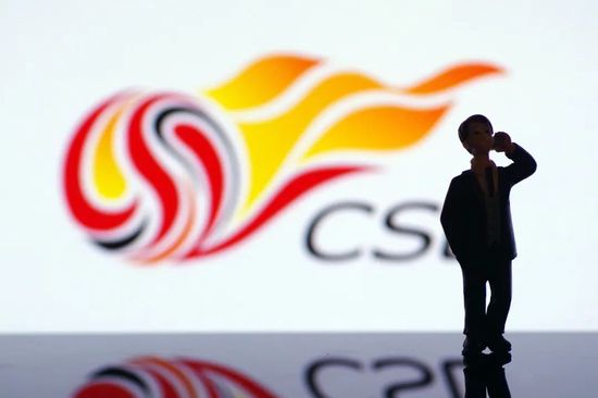 炎症、糜烂、淋病、梅毒......得了这么多病也就算了，可是自己为什么会怀孕呢？自己今年51岁，都一大把年纪了，儿子萧海龙都已经28岁了，这时候让自己怀孕，这要是传出去，自己的老脸往哪儿搁？以后自己还不被人戳脊梁骨骂死？想到这，钱红艳慌忙拿着结果去找医生。